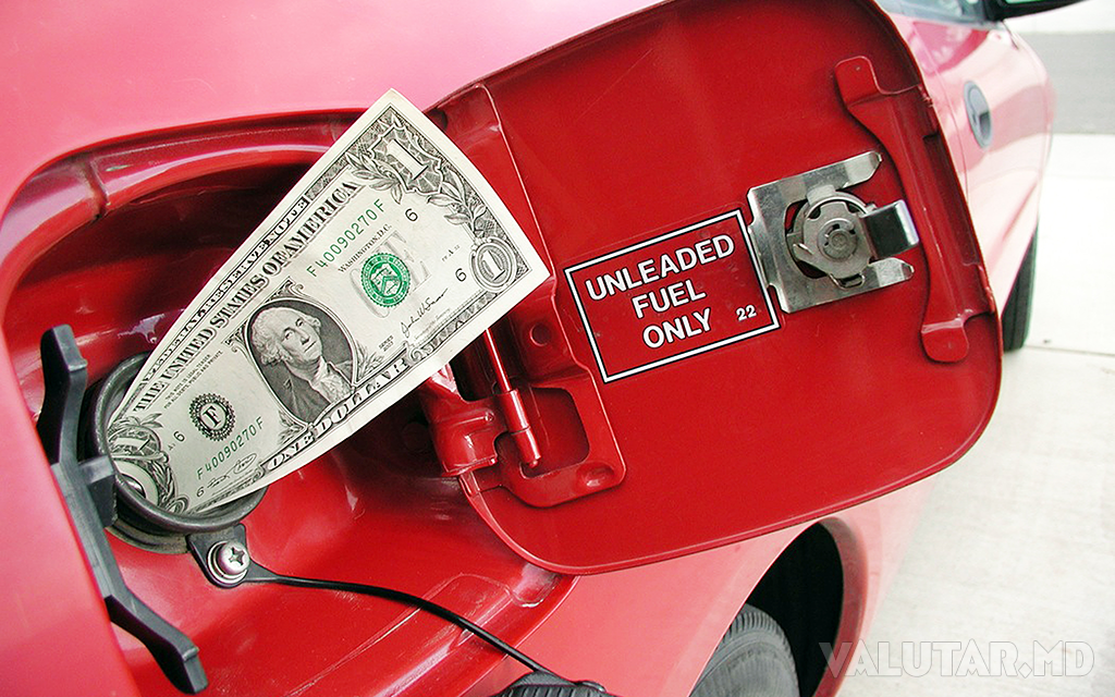 ANRE a majorat preţul la benzină şi a redus nesemnificativ preţul la motorină