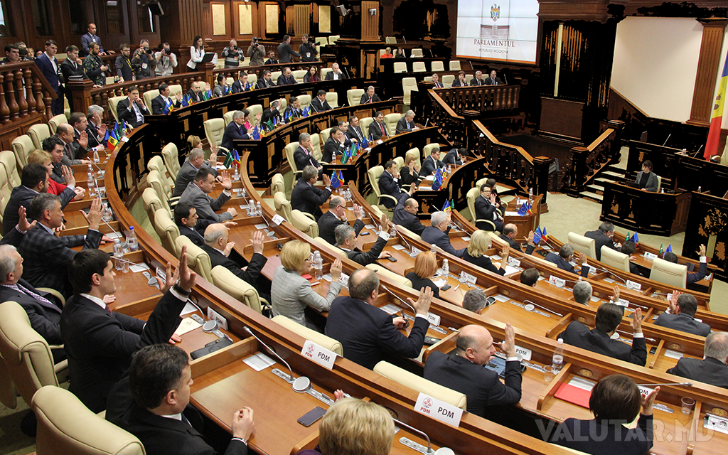 Парламент повторно обсудит закон о возврате миллиарда гражданами